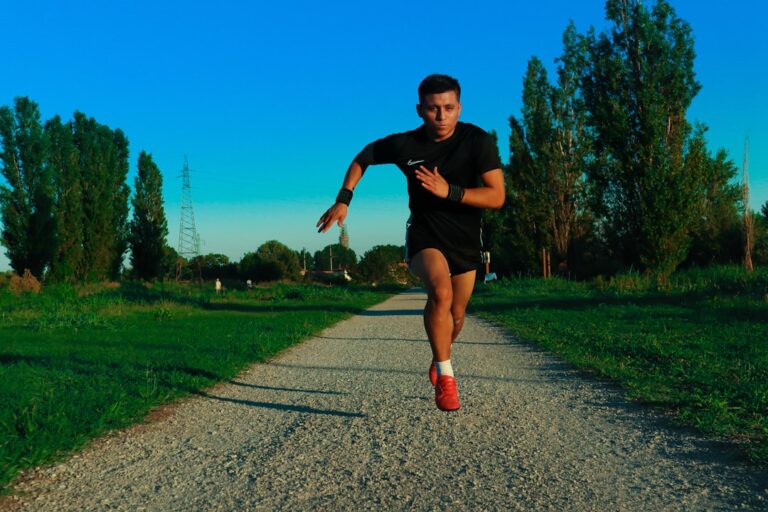 Jak bezpiecznie wrócić do uprawiania sportu po dłuższej przerwie zdrowotnej? - okładka
